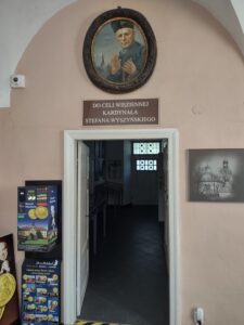 Wejście do celi Kardynała Wyszyńskiego